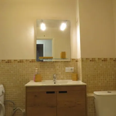 Center 6-8 Persons-beach At 100m -parking Apartment *