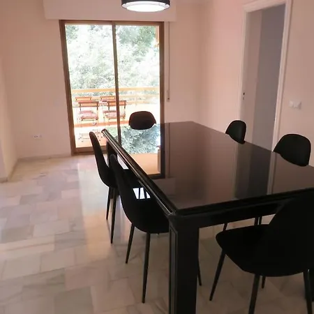 Apartment Center 6-8 Persons-beach At 100m -parking Marbella