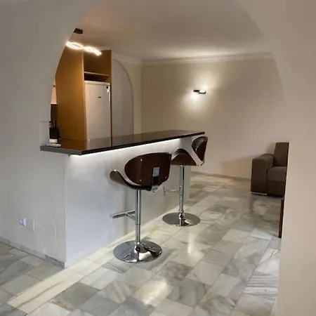 Apartment Center 6-8 Persons-beach At 100m -parking