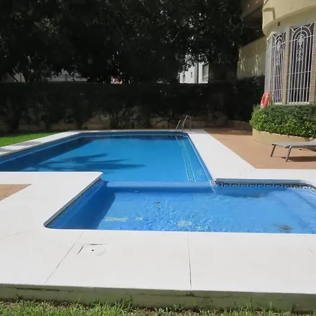 Apartment Center 6-8 Persons-beach At 100m -parking Marbella