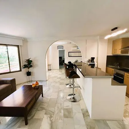 Apartment Center 6-8 Persons-beach At 100m -parking *